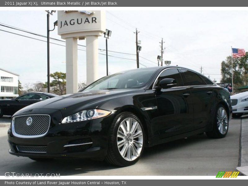 Front 3/4 View of 2011 XJ XJ