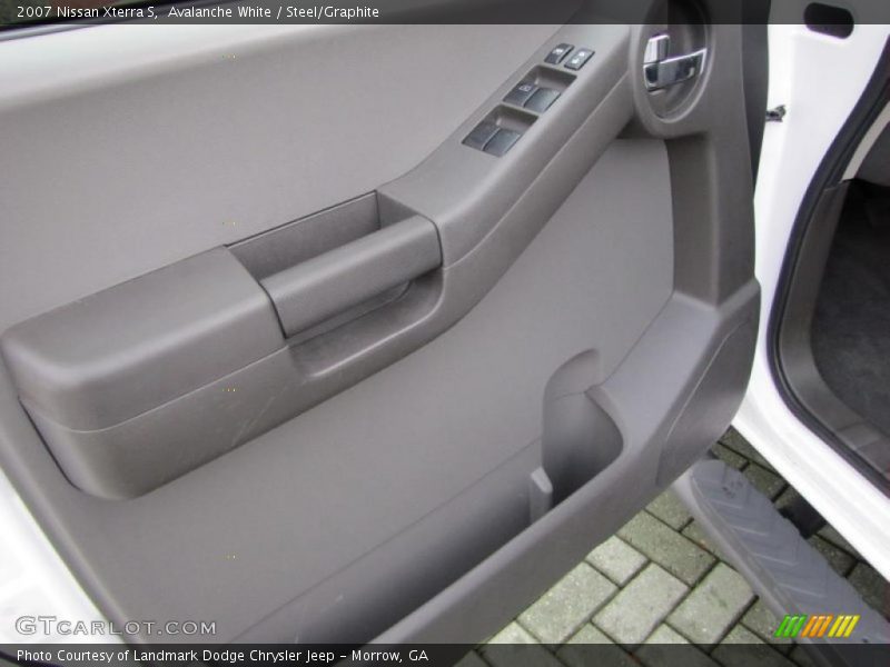 Avalanche White / Steel/Graphite 2007 Nissan Xterra S