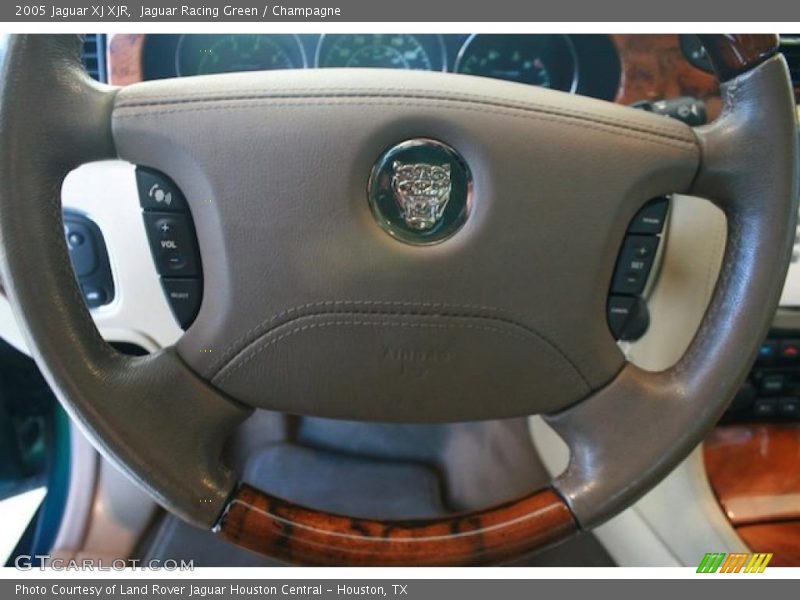 Jaguar Racing Green / Champagne 2005 Jaguar XJ XJR