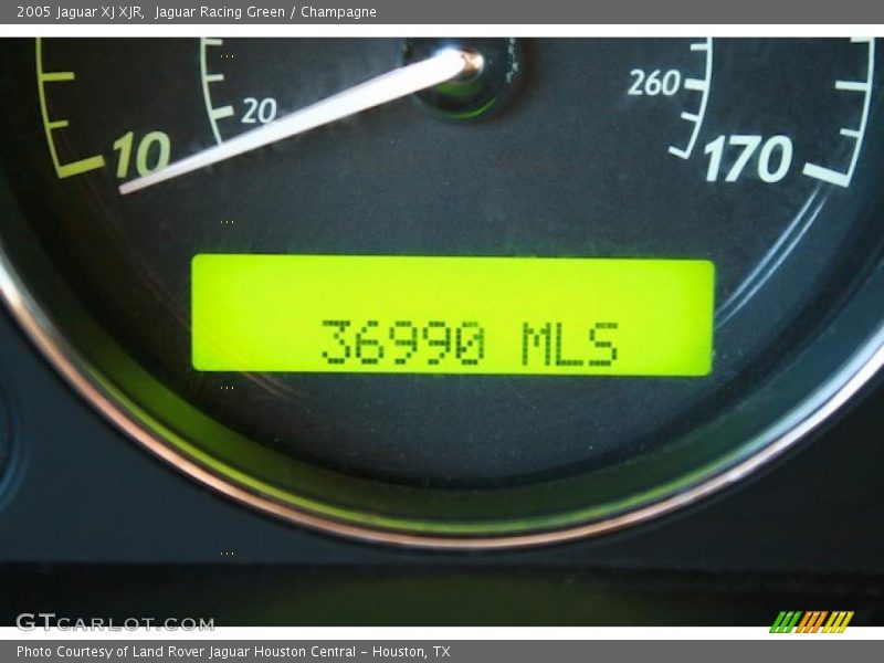 Jaguar Racing Green / Champagne 2005 Jaguar XJ XJR