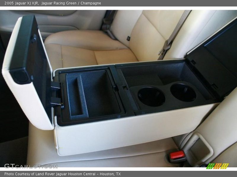 Jaguar Racing Green / Champagne 2005 Jaguar XJ XJR