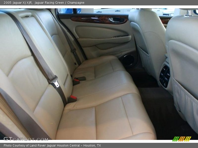 Jaguar Racing Green / Champagne 2005 Jaguar XJ XJR
