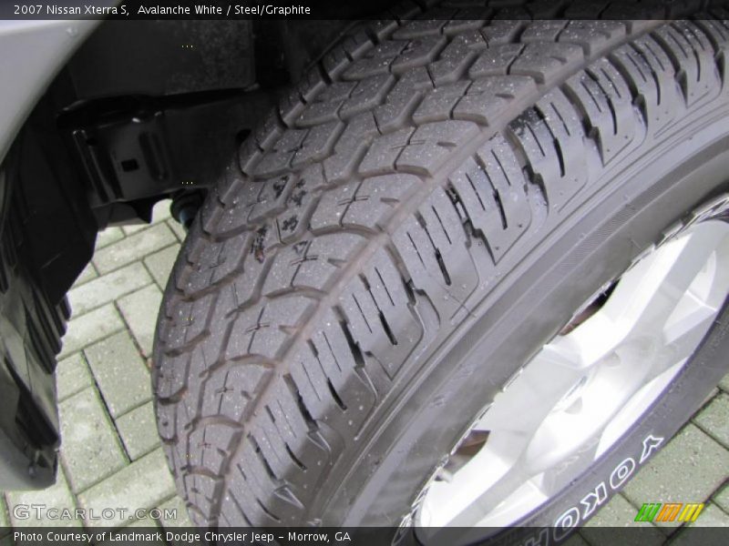 Avalanche White / Steel/Graphite 2007 Nissan Xterra S