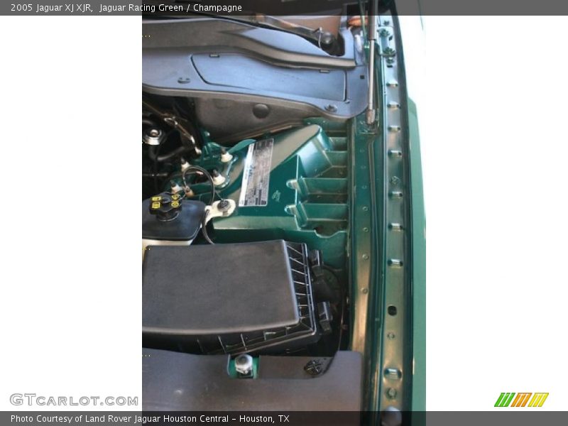 Jaguar Racing Green / Champagne 2005 Jaguar XJ XJR