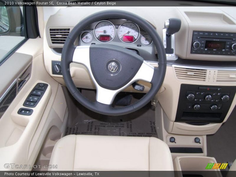 Cocoa Bean Metallic / Ceylon Beige 2010 Volkswagen Routan SE