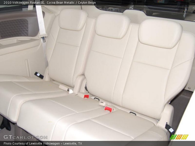 Cocoa Bean Metallic / Ceylon Beige 2010 Volkswagen Routan SE