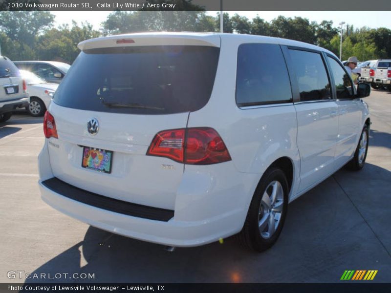 Calla Lilly White / Aero Gray 2010 Volkswagen Routan SEL