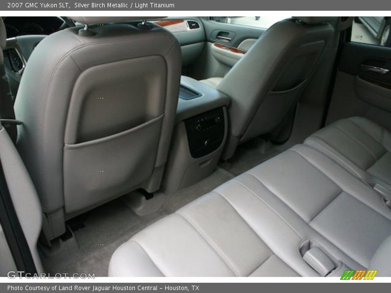 Silver Birch Metallic / Light Titanium 2007 GMC Yukon SLT