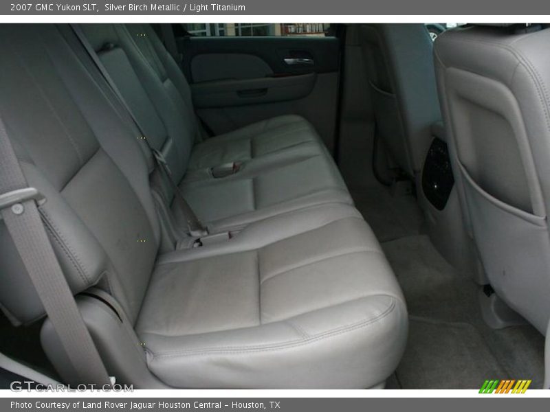 Silver Birch Metallic / Light Titanium 2007 GMC Yukon SLT