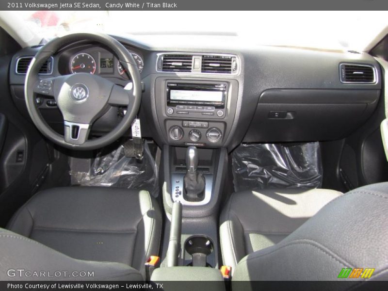 Candy White / Titan Black 2011 Volkswagen Jetta SE Sedan