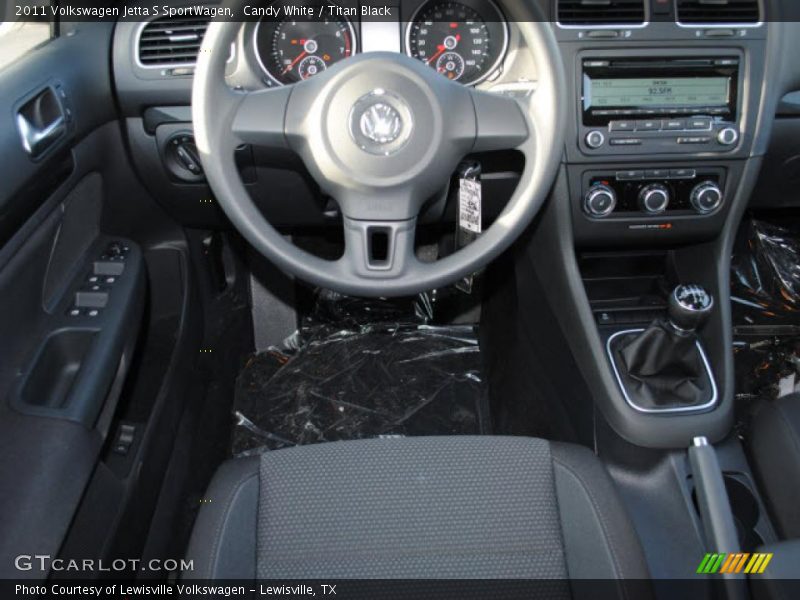 Candy White / Titan Black 2011 Volkswagen Jetta S SportWagen