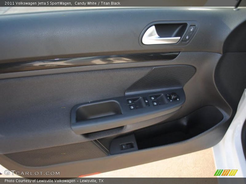 Candy White / Titan Black 2011 Volkswagen Jetta S SportWagen