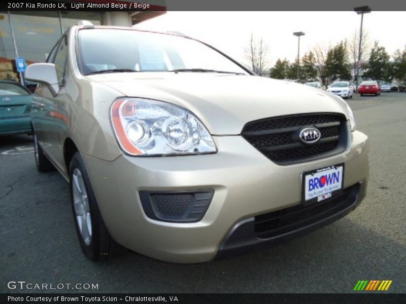 Light Almond Beige / Beige 2007 Kia Rondo LX