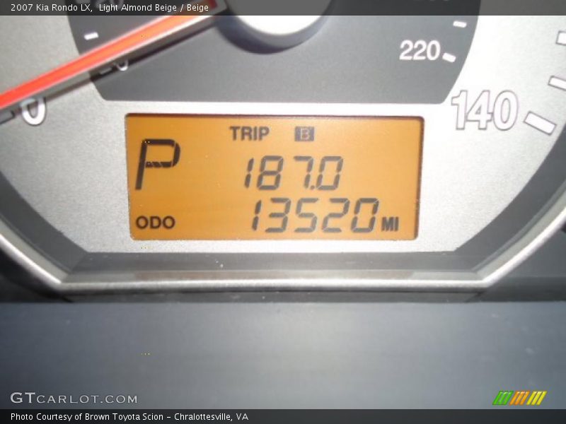 Light Almond Beige / Beige 2007 Kia Rondo LX