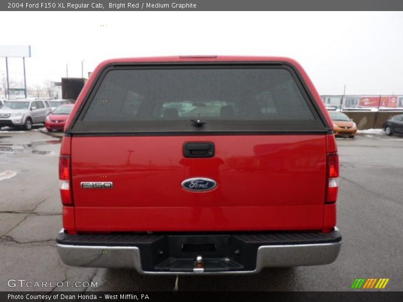Bright Red / Medium Graphite 2004 Ford F150 XL Regular Cab