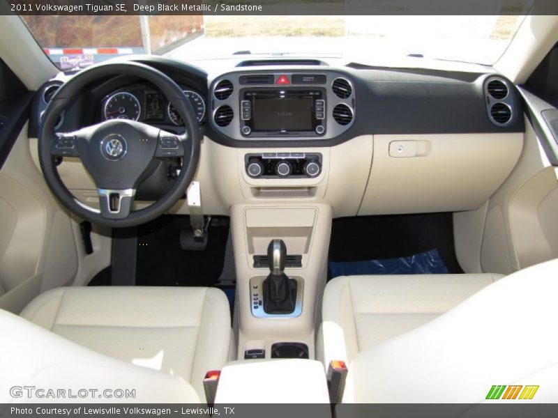 Dashboard of 2011 Tiguan SE
