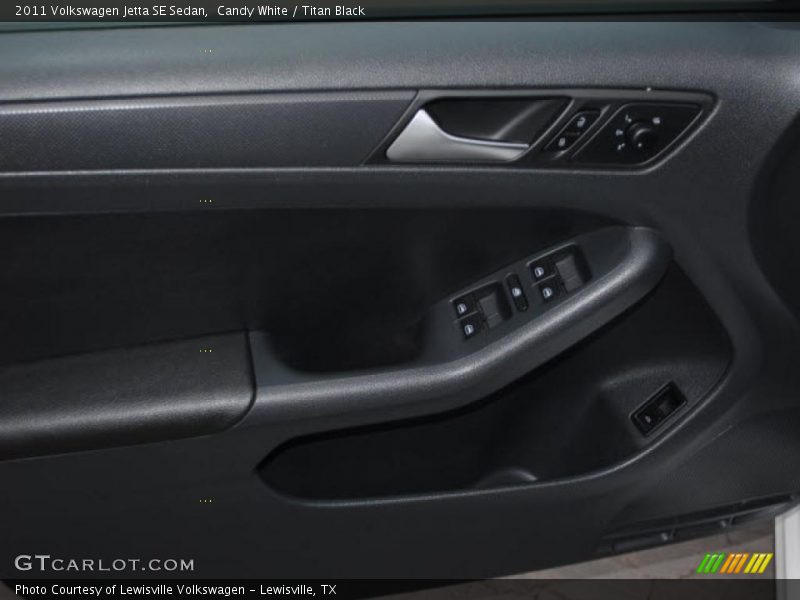 Candy White / Titan Black 2011 Volkswagen Jetta SE Sedan