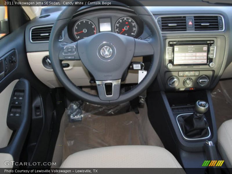 Candy White / Cornsilk Beige 2011 Volkswagen Jetta SE Sedan