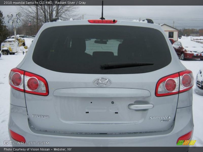 Radiant Silver / Gray 2010 Hyundai Santa Fe GLS 4WD