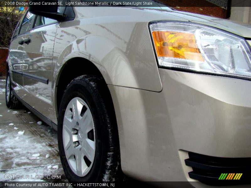 Light Sandstone Metallic / Dark Slate/Light Shale 2008 Dodge Grand Caravan SE