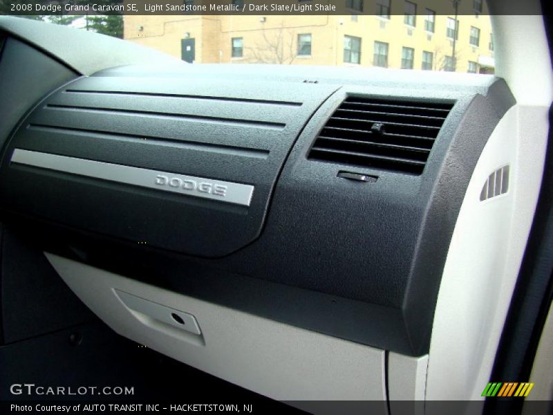 Light Sandstone Metallic / Dark Slate/Light Shale 2008 Dodge Grand Caravan SE