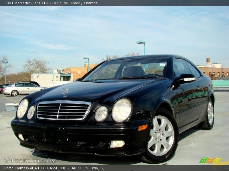 Front 3/4 View of 2001 CLK 320 Coupe