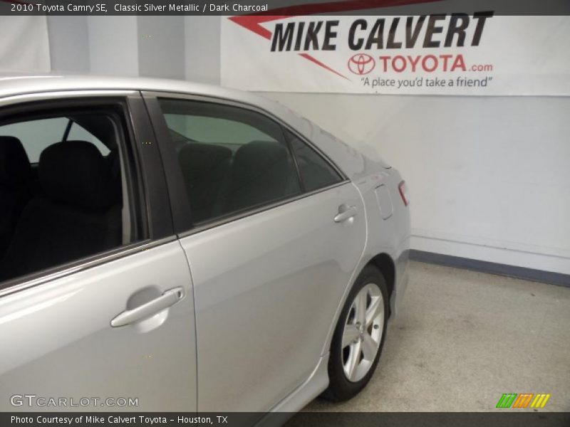Classic Silver Metallic / Dark Charcoal 2010 Toyota Camry SE
