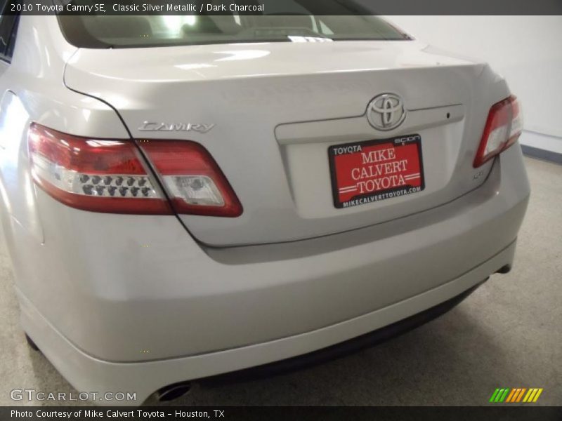 Classic Silver Metallic / Dark Charcoal 2010 Toyota Camry SE