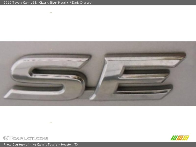 Classic Silver Metallic / Dark Charcoal 2010 Toyota Camry SE