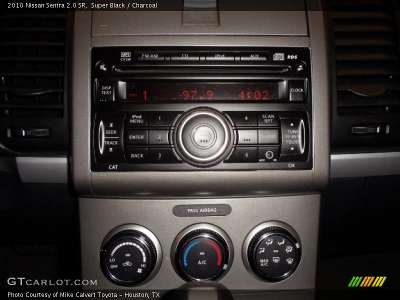 Super Black / Charcoal 2010 Nissan Sentra 2.0 SR