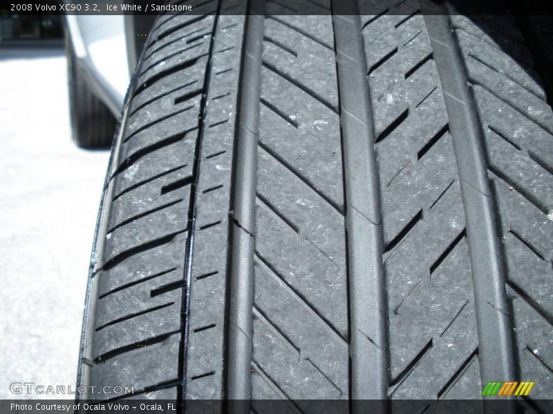 Ice White / Sandstone 2008 Volvo XC90 3.2