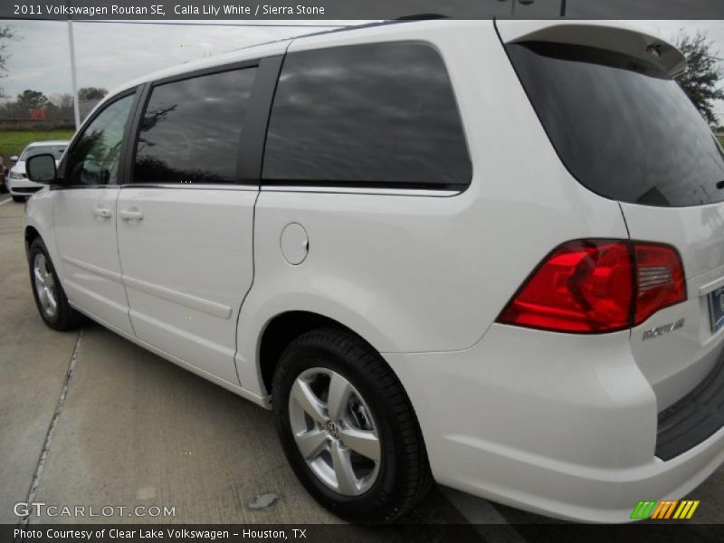 Calla Lily White / Sierra Stone 2011 Volkswagen Routan SE