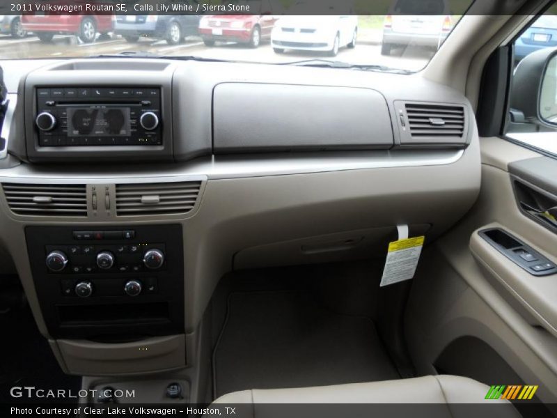 Calla Lily White / Sierra Stone 2011 Volkswagen Routan SE