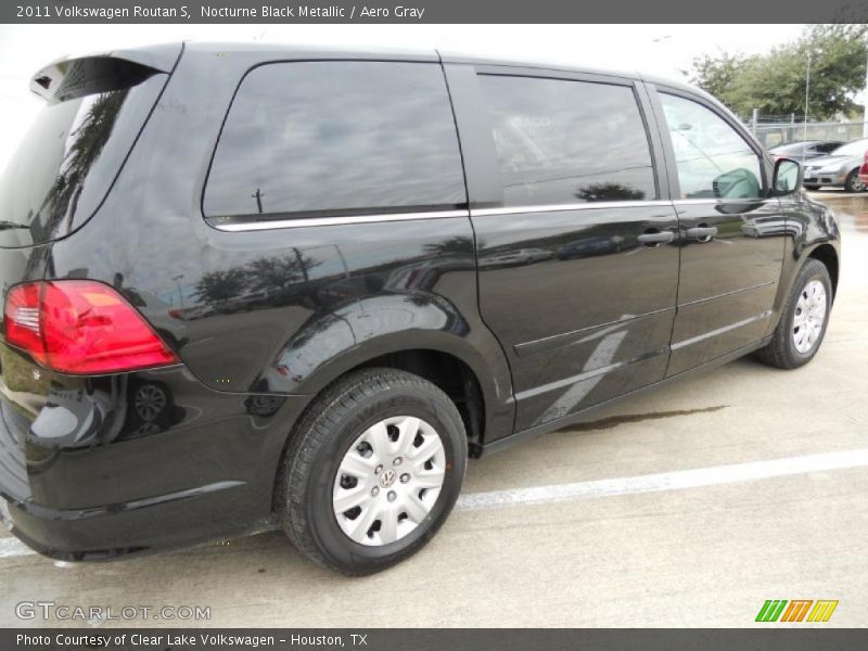 Nocturne Black Metallic / Aero Gray 2011 Volkswagen Routan S