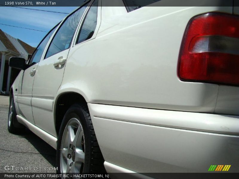 White / Tan 1998 Volvo S70