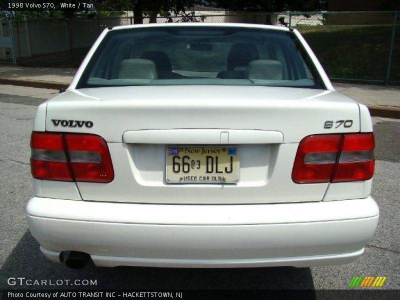 White / Tan 1998 Volvo S70