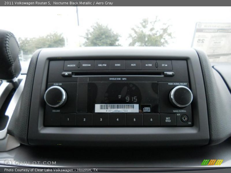 Controls of 2011 Routan S