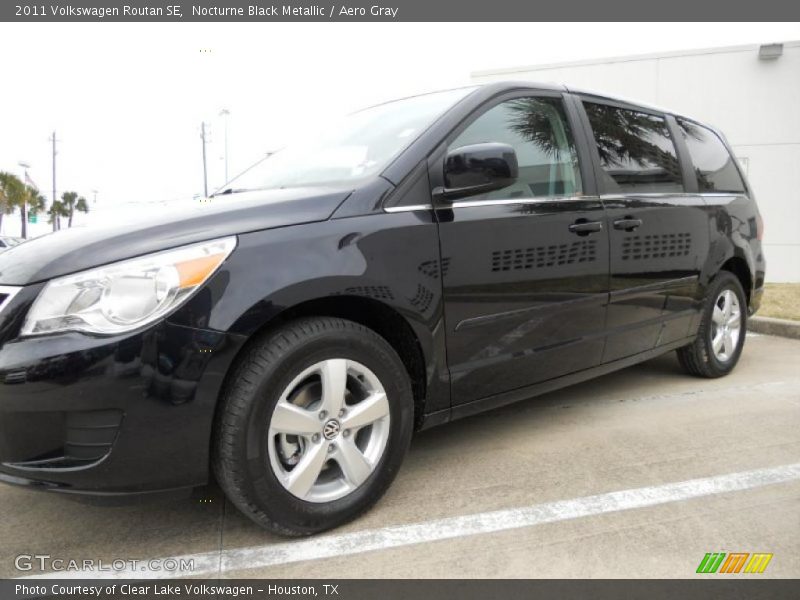 Nocturne Black Metallic / Aero Gray 2011 Volkswagen Routan SE