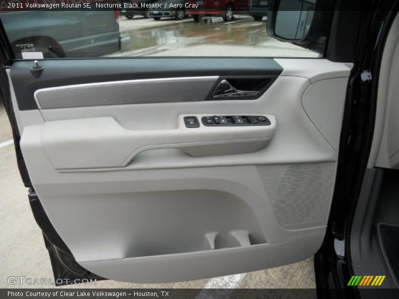 Nocturne Black Metallic / Aero Gray 2011 Volkswagen Routan SE