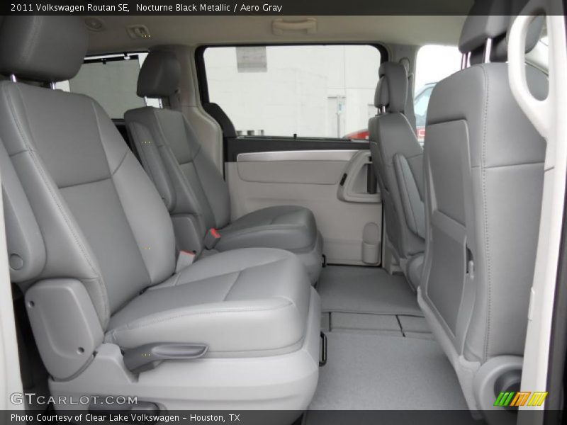 Nocturne Black Metallic / Aero Gray 2011 Volkswagen Routan SE