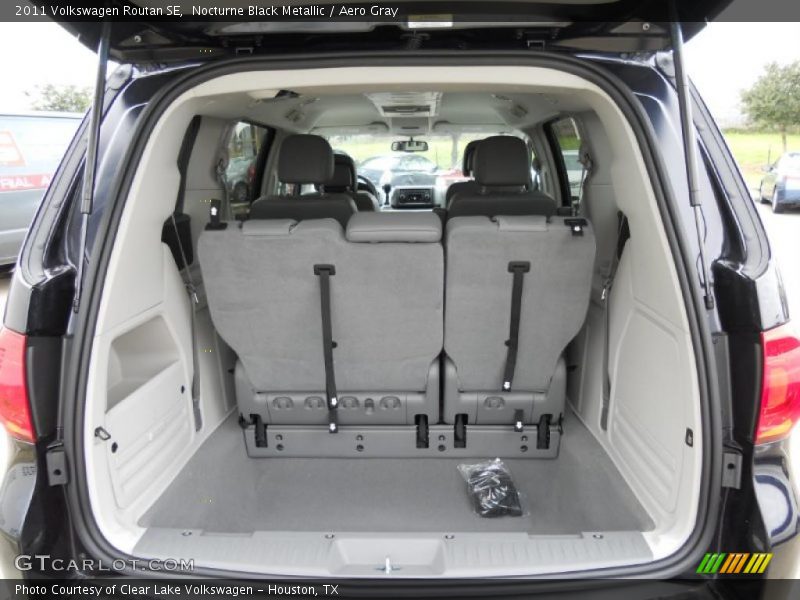 Nocturne Black Metallic / Aero Gray 2011 Volkswagen Routan SE