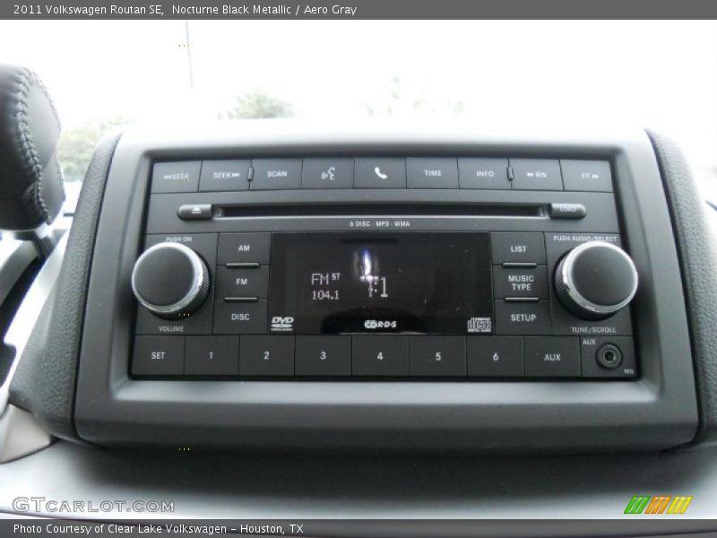 Nocturne Black Metallic / Aero Gray 2011 Volkswagen Routan SE