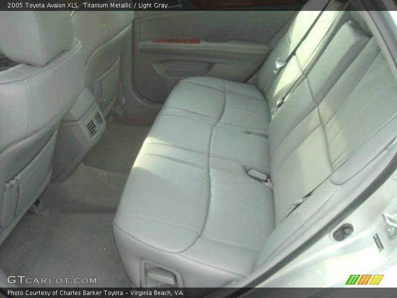 Titanium Metallic / Light Gray 2005 Toyota Avalon XLS
