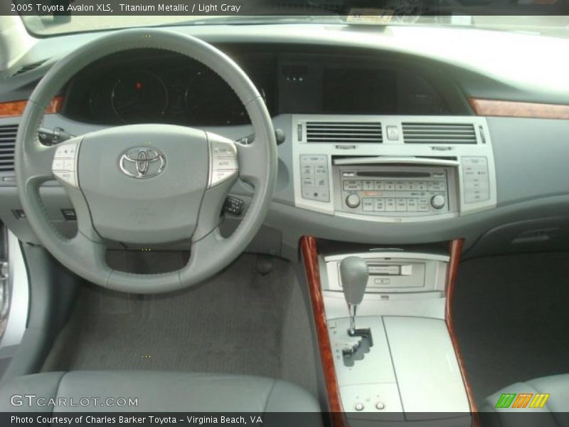Titanium Metallic / Light Gray 2005 Toyota Avalon XLS