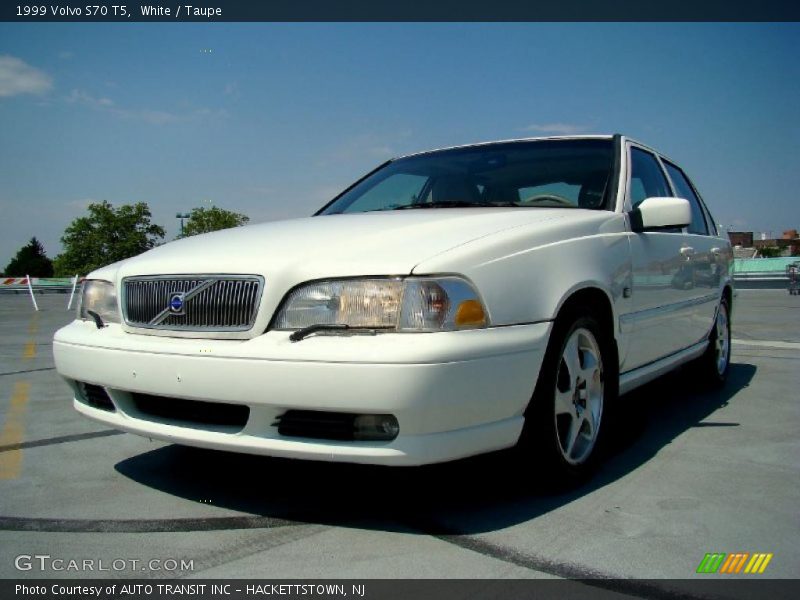 White / Taupe 1999 Volvo S70 T5