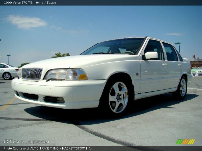 White / Taupe 1999 Volvo S70 T5