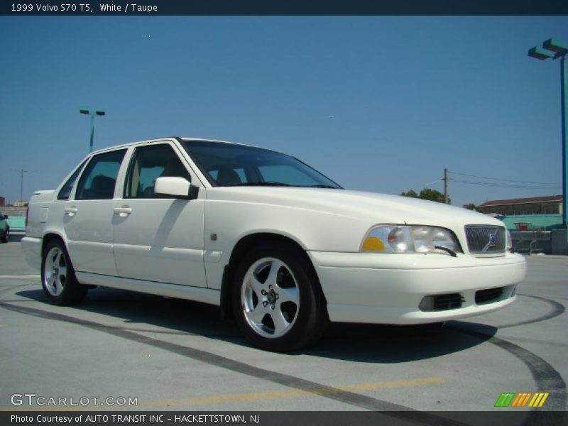 White / Taupe 1999 Volvo S70 T5