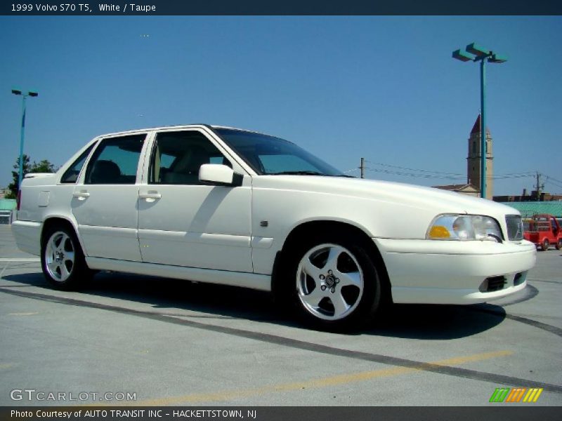 White / Taupe 1999 Volvo S70 T5