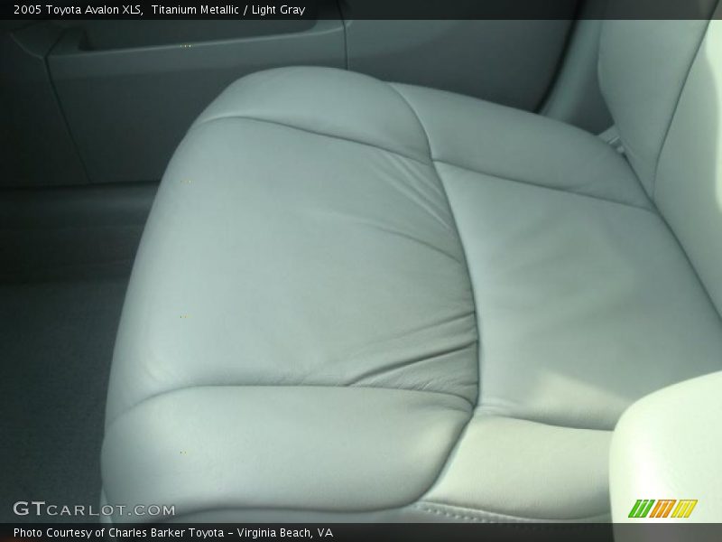 Titanium Metallic / Light Gray 2005 Toyota Avalon XLS