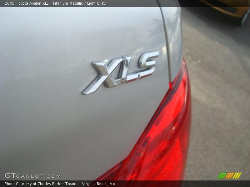 Titanium Metallic / Light Gray 2005 Toyota Avalon XLS